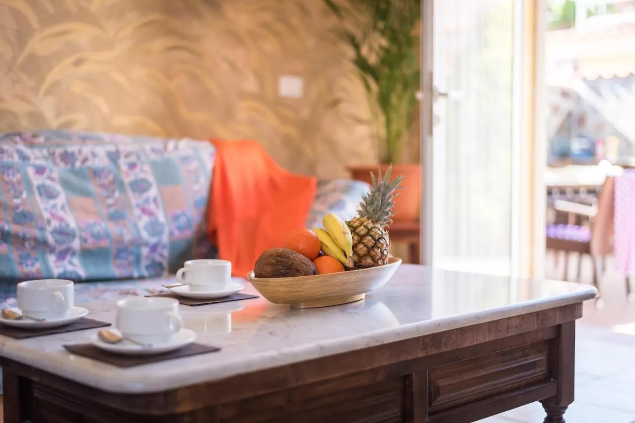Villa Violeta أرونا